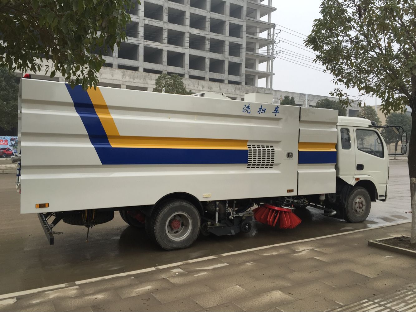 教你選購真正适用的掃路車