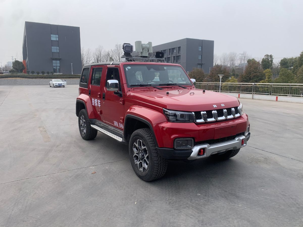 四驅越野指揮車