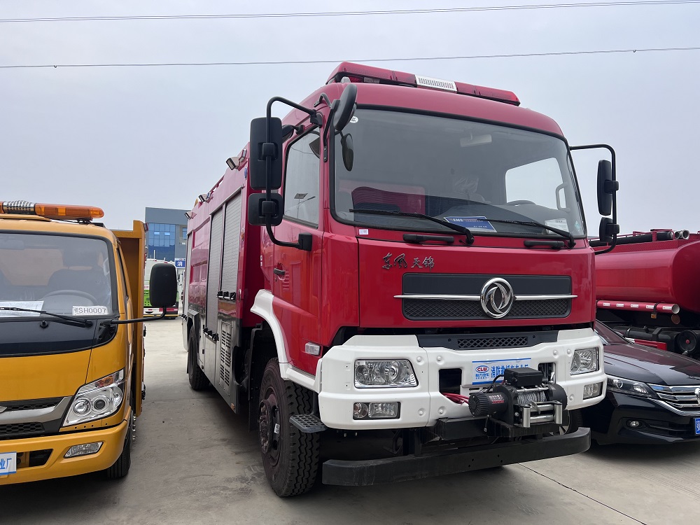 天錦四驅水罐消防車（7噸）圖片