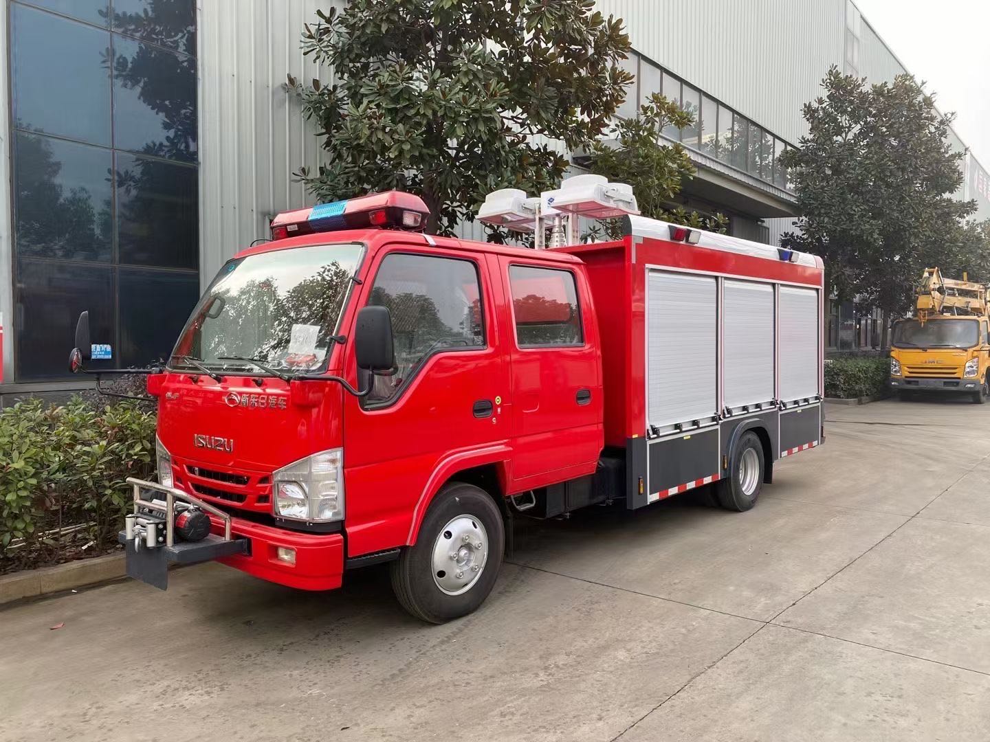 五十鈴照明車圖片