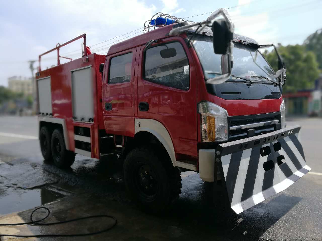 東風六驅水罐消防車