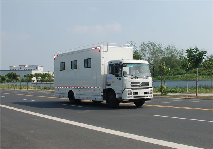 東風宿營車