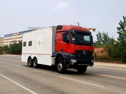 CLW5210XZH5型指揮車